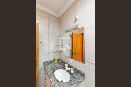 Casa à venda com 157m², 4 quartos e 2 vagas Casa à venda com 157m², 4 quartos e 2 vagasBanheiro da Suíte