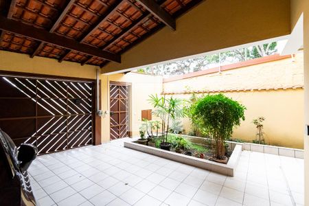 Casa à venda com 157m², 4 quartos e 2 vagas Casa à venda com 157m², 4 quartos e 2 vagasGaragem