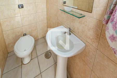 Casa à venda com 157m², 4 quartos e 2 vagas Casa à venda com 157m², 4 quartos e 2 vagasBanheiro de Serviço