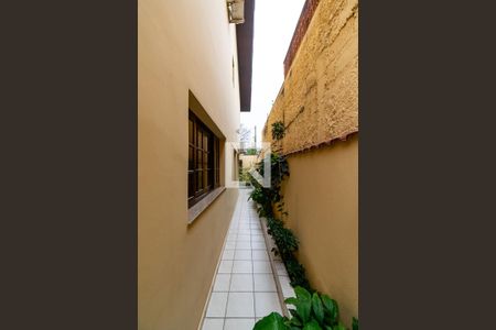 Casa à venda com 157m², 4 quartos e 2 vagas Casa à venda com 157m², 4 quartos e 2 vagasCorredor