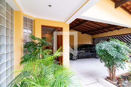 Casa à venda com 157m², 4 quartos e 2 vagas Casa à venda com 157m², 4 quartos e 2 vagasGaragem