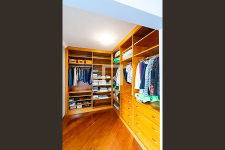 Casa à venda com 157m², 4 quartos e 2 vagas Casa à venda com 157m², 4 quartos e 2 vagasSuíte