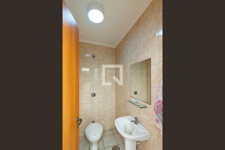 Casa à venda com 157m², 4 quartos e 2 vagas Casa à venda com 157m², 4 quartos e 2 vagasBanheiro de Serviço