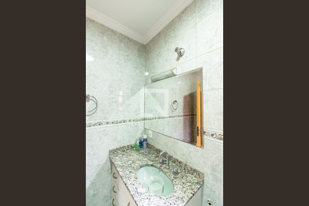 Casa à venda com 157m², 4 quartos e 2 vagas Casa à venda com 157m², 4 quartos e 2 vagasBanheiro Social 2