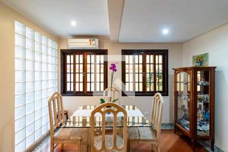 Sala de casa à venda com 4 quartos, 157m² em Vila Paulista, São Paulo