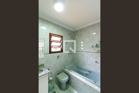 Casa à venda com 157m², 4 quartos e 2 vagas Casa à venda com 157m², 4 quartos e 2 vagasBanheiro Social 2