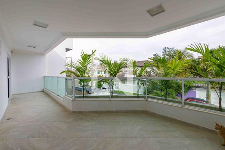 Casa de condomínio à venda com 350m², 4 quartos e 2 vagasVaranda