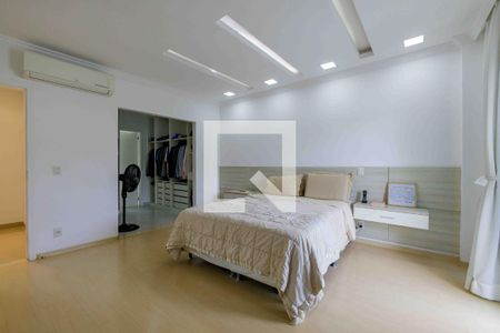 Casa de condomínio à venda com 350m², 4 quartos e 2 vagasSuíte 4