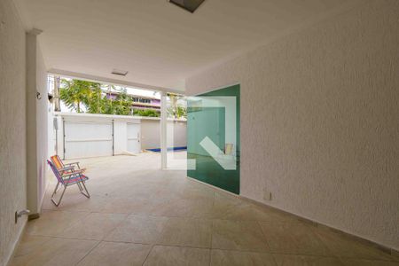 Casa de condomínio à venda com 350m², 4 quartos e 2 vagasQuintal