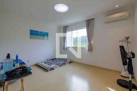 Casa de condomínio à venda com 350m², 4 quartos e 2 vagasSuíte 3