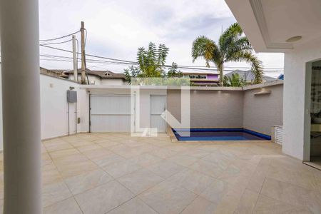 Casa de condomínio à venda com 350m², 4 quartos e 2 vagasQuintal