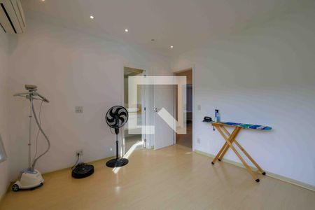 Casa de condomínio à venda com 350m², 4 quartos e 2 vagasSuíte 3