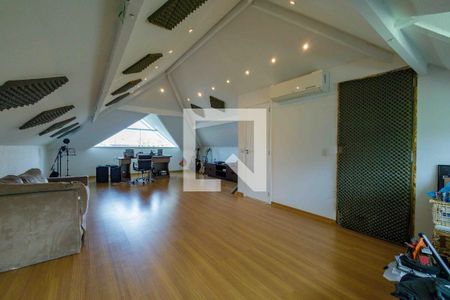 Casa de condomínio à venda com 350m², 4 quartos e 2 vagasSótão