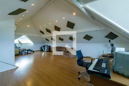 Casa de condomínio à venda com 350m², 4 quartos e 2 vagasSótão