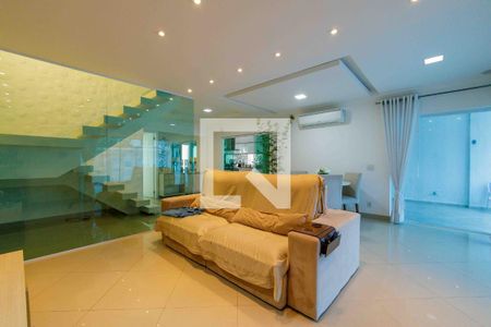 Casa de condomínio à venda com 350m², 4 quartos e 2 vagasSala