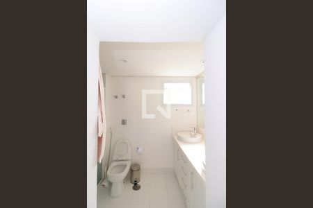 Apartamento à venda com 130m², 4 quartos e 1 vagaBanheiro da Suíte