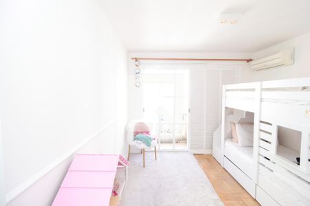 Apartamento à venda com 130m², 4 quartos e 1 vagaQuarto 2