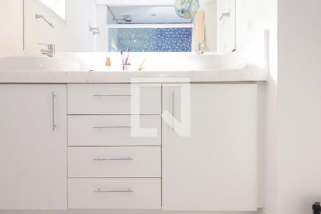 Apartamento à venda com 130m², 4 quartos e 1 vagaBanheiro da Suíte