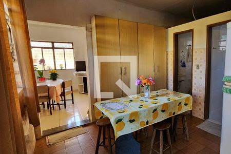 Casa à venda com 300m², 4 quartos e 4 vagas Casa à venda com 300m², 4 quartos e 4 vagasCopa - Casa 1