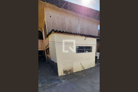 Casa à venda com 300m², 4 quartos e 4 vagas Casa à venda com 300m², 4 quartos e 4 vagasQuintal