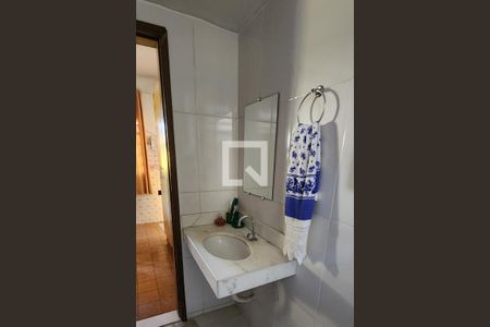 Casa à venda com 300m², 4 quartos e 4 vagas Casa à venda com 300m², 4 quartos e 4 vagasBanheiro