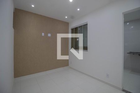 Sala  de apartamento para alugar com 1 quarto, 38m² em Taquara, Rio de Janeiro