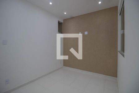 Sala  de apartamento para alugar com 1 quarto, 38m² em Taquara, Rio de Janeiro