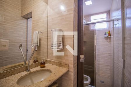 Banheiro de apartamento à venda com 3 quartos, 60m² em Serrano, Belo Horizonte