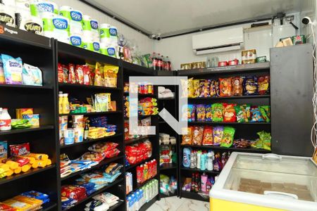 Apartamento à venda com 27m², 1 quarto e sem vaga Apartamento à venda com 27m², 1 quarto e sem vagaMini Mercado