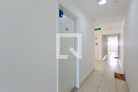 Apartamento à venda com 27m², 1 quarto e sem vaga Apartamento à venda com 27m², 1 quarto e sem vagaCorredor / Entrada