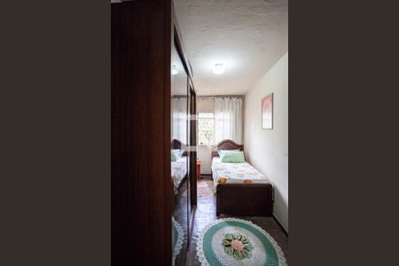 Quarto 1 de casa à venda com 3 quartos, 360m² em Glória, Belo Horizonte