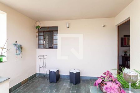 Casa à venda com 360m², 3 quartos e 2 vagasVaranda