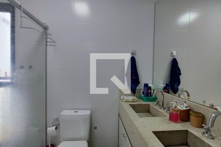Banheiro Suíte de casa de condomínio à venda com 3 quartos, 205m² em Swiss Park, Campinas
