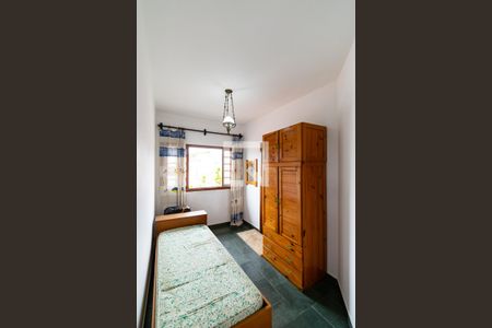 Casa à venda com 289m², 4 quartos e 3 vagas Casa à venda com 289m², 4 quartos e 3 vagasQuarto de Serviço