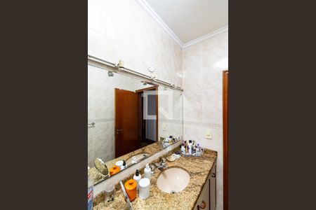 Casa à venda com 289m², 4 quartos e 3 vagas Casa à venda com 289m², 4 quartos e 3 vagasBanheiro Social