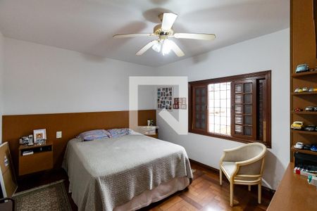 Casa à venda com 289m², 4 quartos e 3 vagas Casa à venda com 289m², 4 quartos e 3 vagasSuíte