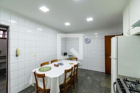 Casa à venda com 289m², 4 quartos e 3 vagas Casa à venda com 289m², 4 quartos e 3 vagasCozinha