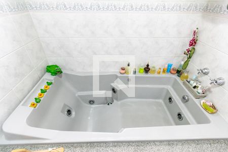 Casa à venda com 289m², 4 quartos e 3 vagas Casa à venda com 289m², 4 quartos e 3 vagasBanheiro da Suíte