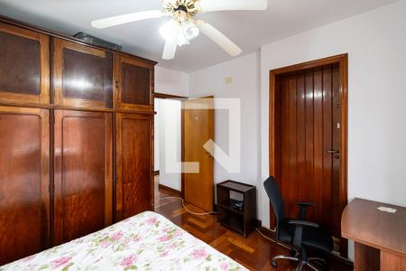 Casa à venda com 289m², 4 quartos e 3 vagas Casa à venda com 289m², 4 quartos e 3 vagasQuarto 3