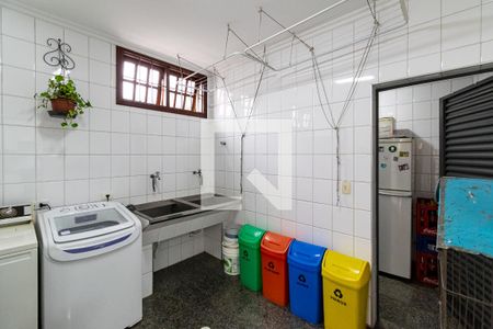 Casa à venda com 289m², 4 quartos e 3 vagas Casa à venda com 289m², 4 quartos e 3 vagasLavanderia