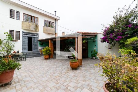 Casa à venda com 289m², 4 quartos e 3 vagas Casa à venda com 289m², 4 quartos e 3 vagasQuintal