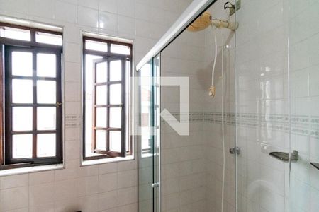 Casa à venda com 289m², 4 quartos e 3 vagas Casa à venda com 289m², 4 quartos e 3 vagasBanheiro de Serviço