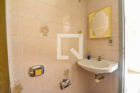 Casa à venda com 400m², 3 quartos e 4 vagasBanheiro de serviço