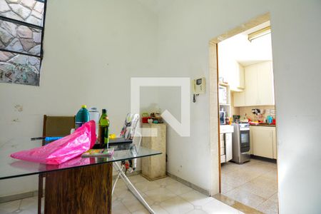 Sala 3 de casa à venda com 3 quartos, 400m² em Conjunto Califórnia, Belo Horizonte