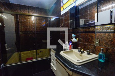 Casa à venda com 400m², 3 quartos e 4 vagasBanheiro da Suíte