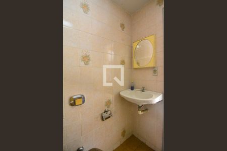 Casa à venda com 400m², 3 quartos e 4 vagasBanheiro de serviço