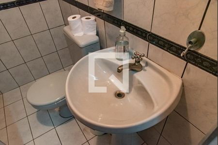 Casa para alugar com 240m², 8 quartos e 2 vagasLavabo