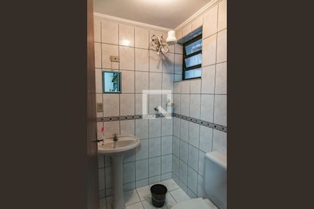 Casa para alugar com 240m², 8 quartos e 2 vagasBanheiro de serviço