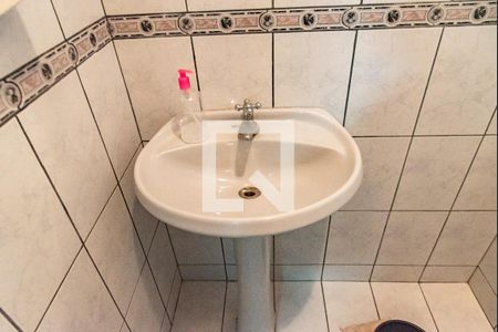 Casa para alugar com 240m², 8 quartos e 2 vagasBanheiro de serviço