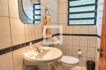 Casa para alugar com 240m², 8 quartos e 2 vagasLavabo